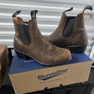 Blundstone Women's Heeled Boots in Rich Brown